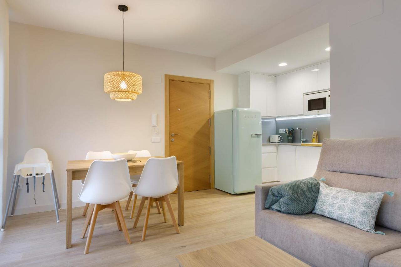 Apartamentos La Muralla De Хака Екстериор снимка
