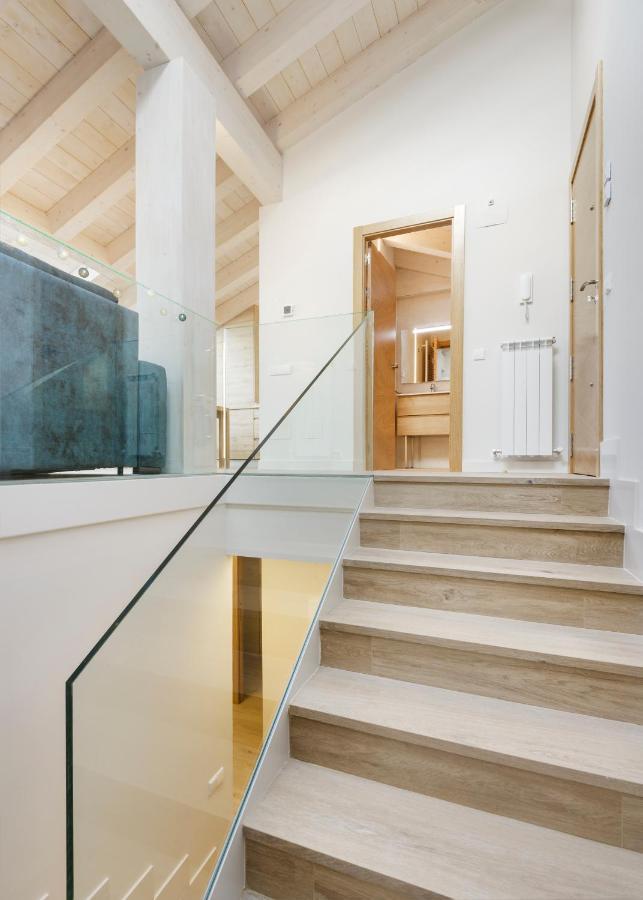 Apartamentos La Muralla De Хака Екстериор снимка