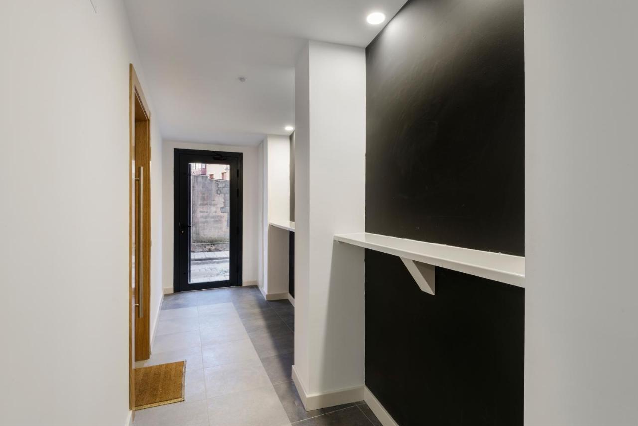 Apartamentos La Muralla De Хака Екстериор снимка