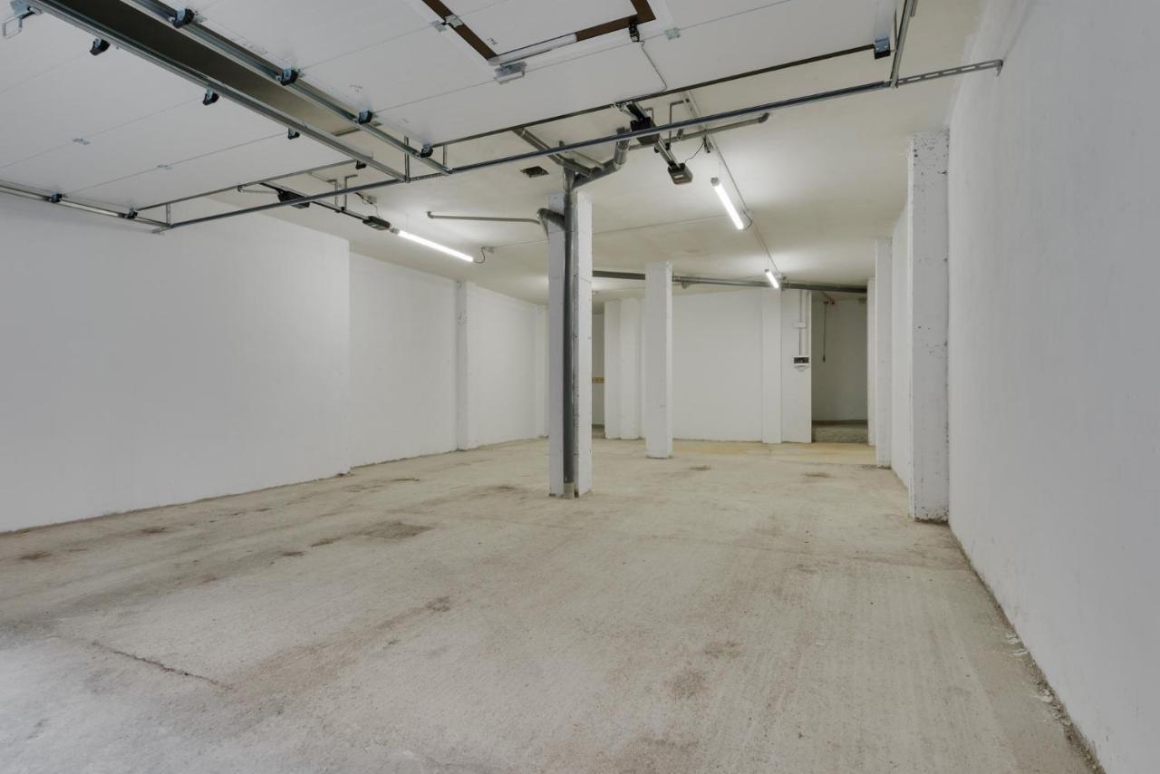 Apartamentos La Muralla De Хака Екстериор снимка